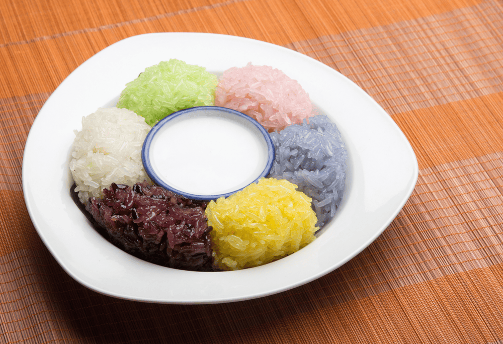 Sticky rice reflects the deep connection between food and spirituality in Vietnam (Source: Canva)